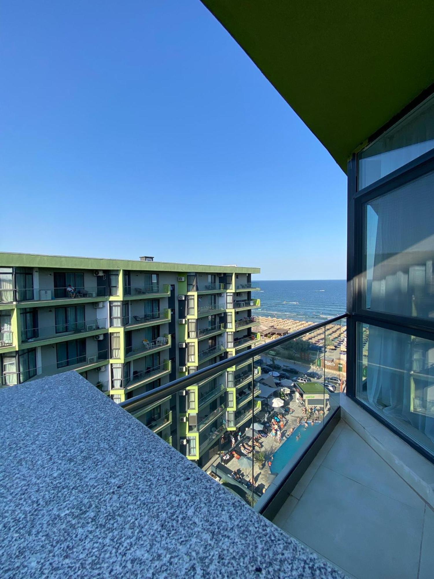 Iako Premium Apartament Năvodari Exteriör bild