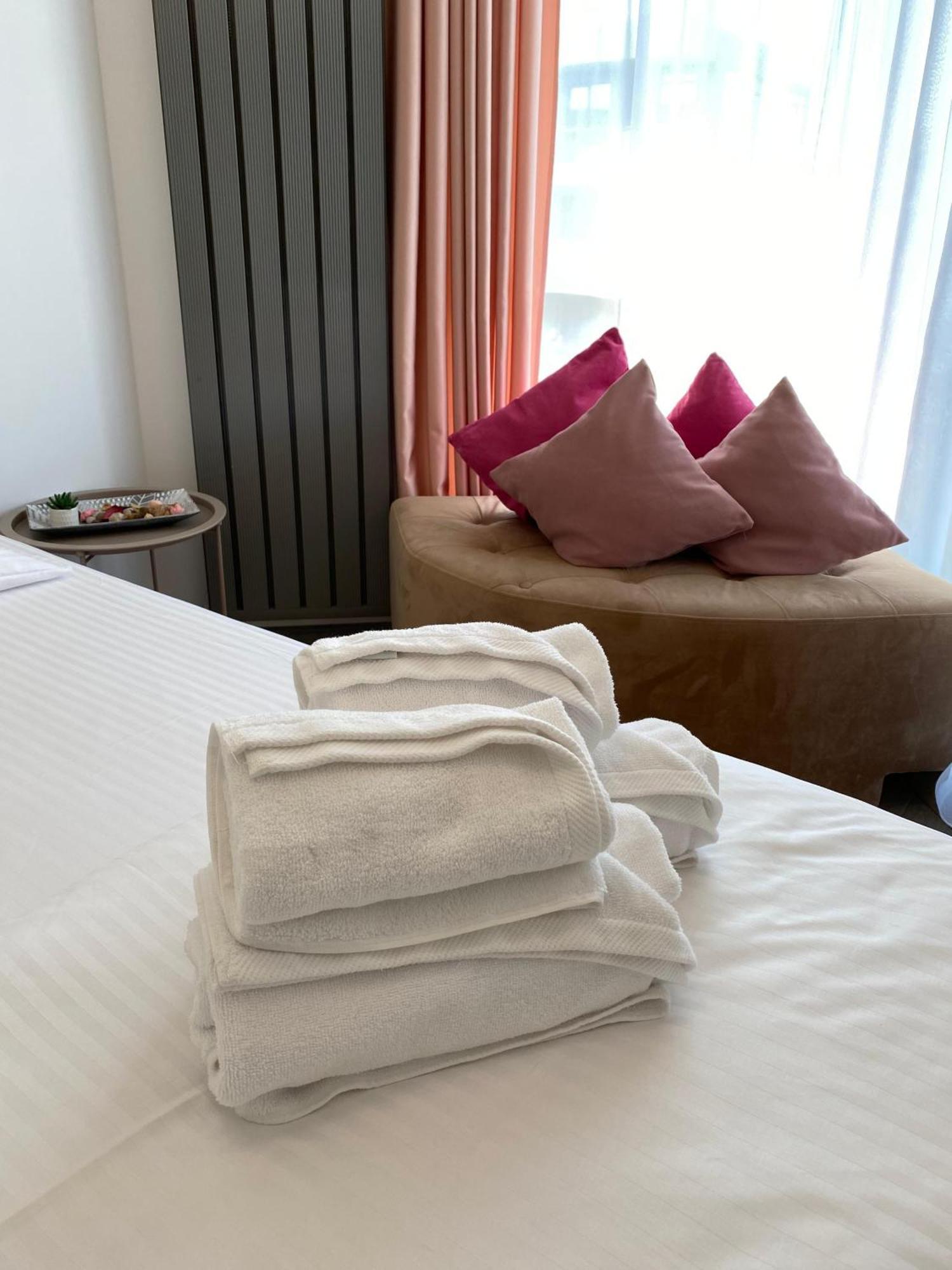 Iako Premium Apartament Năvodari Exteriör bild