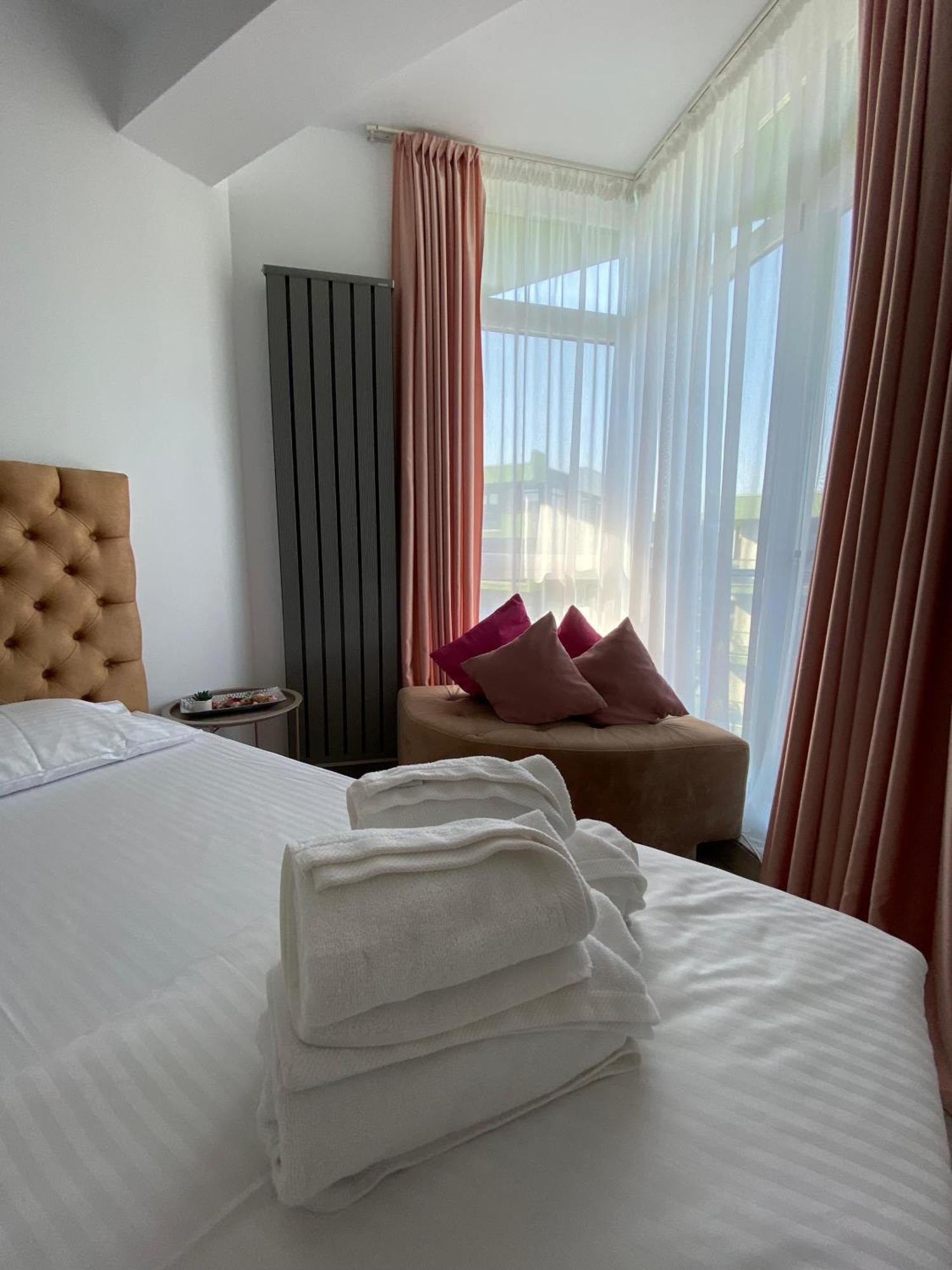 Iako Premium Apartament Năvodari Exteriör bild