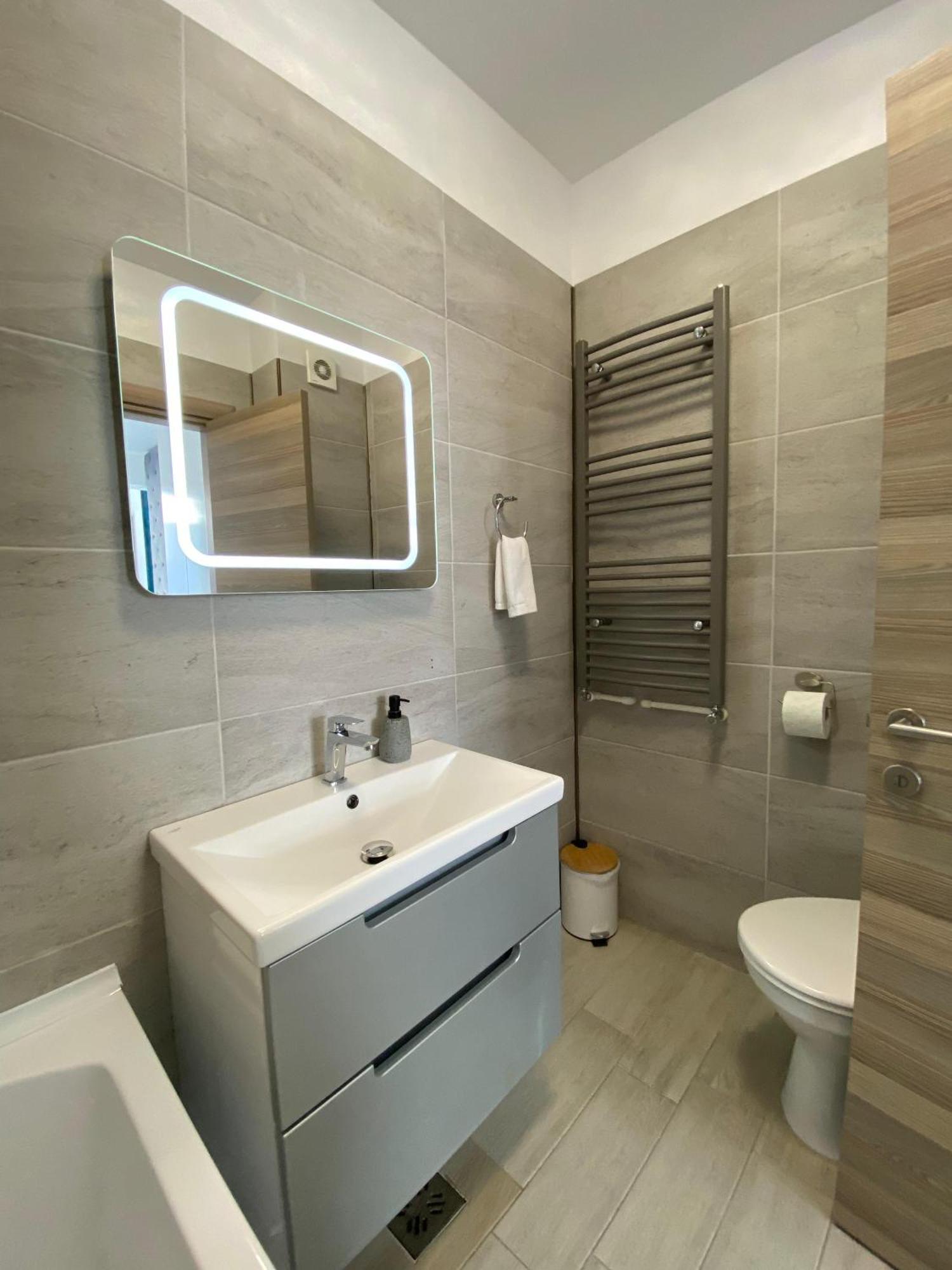 Iako Premium Apartament Năvodari Exteriör bild