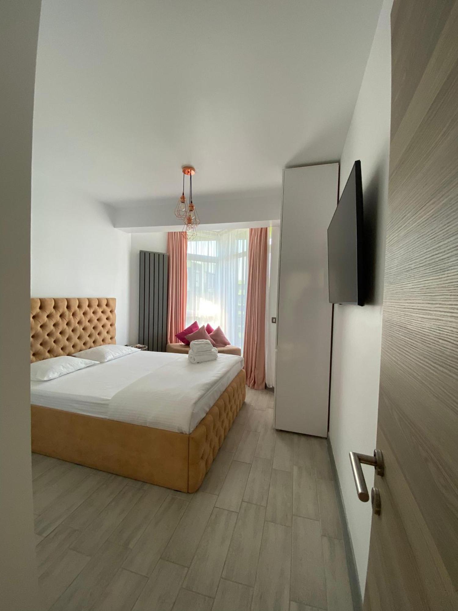 Iako Premium Apartament Năvodari Exteriör bild