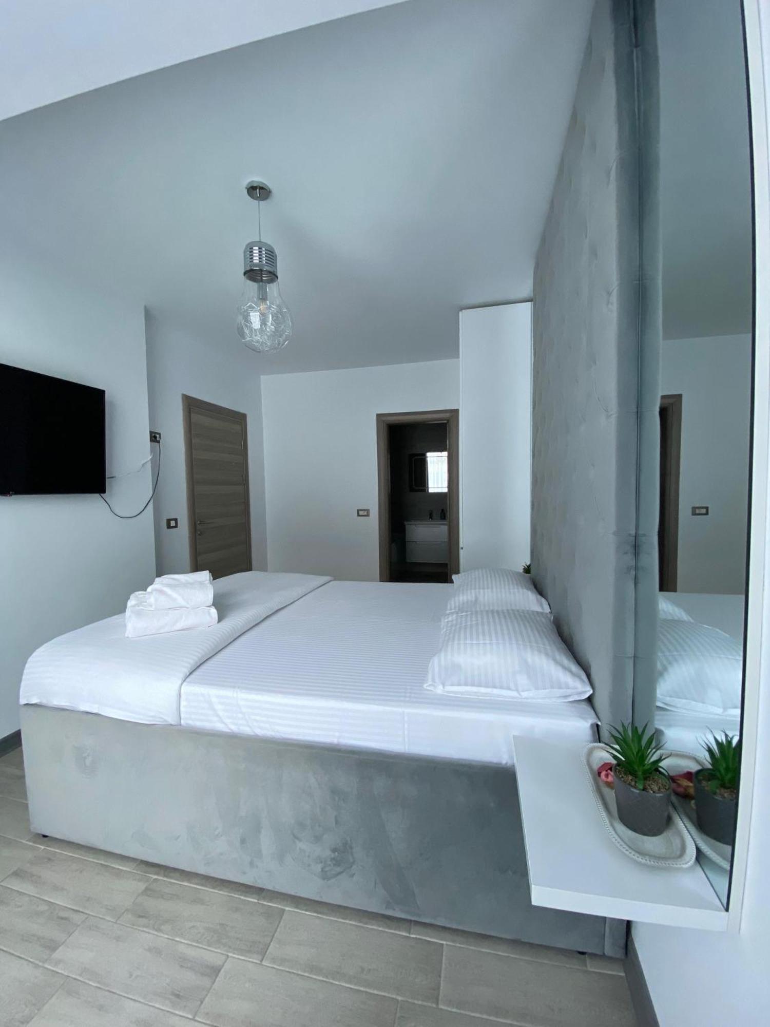 Iako Premium Apartament Năvodari Exteriör bild
